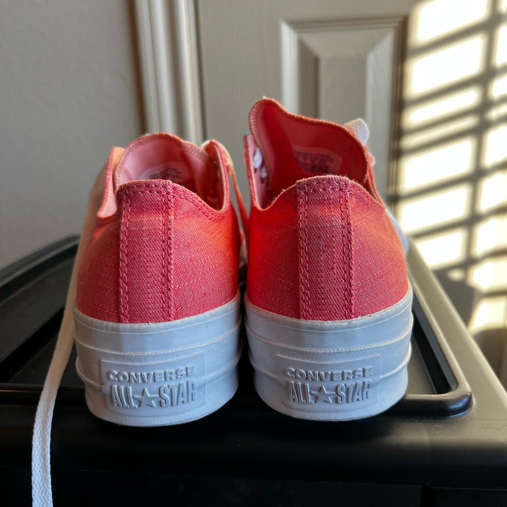 Pink platform converse, worn once. Size 9 in women